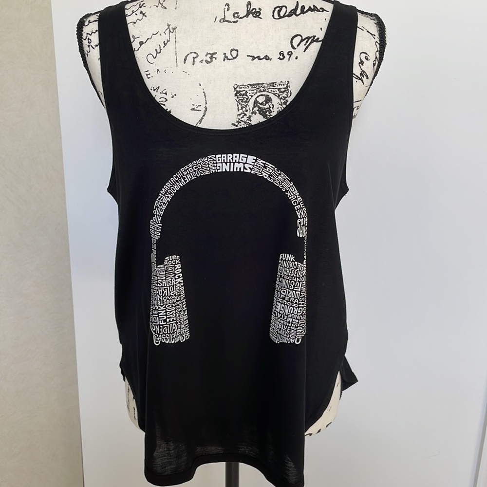 NWT LA Pop Art headphone tank sz m